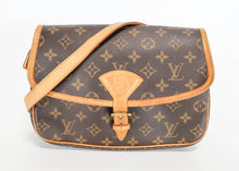 Load image into Gallery viewer, Louis Vuitton Monogram Sologne