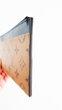 Load image into Gallery viewer, Louis Vuitton Reverse Monogram Slim Purse