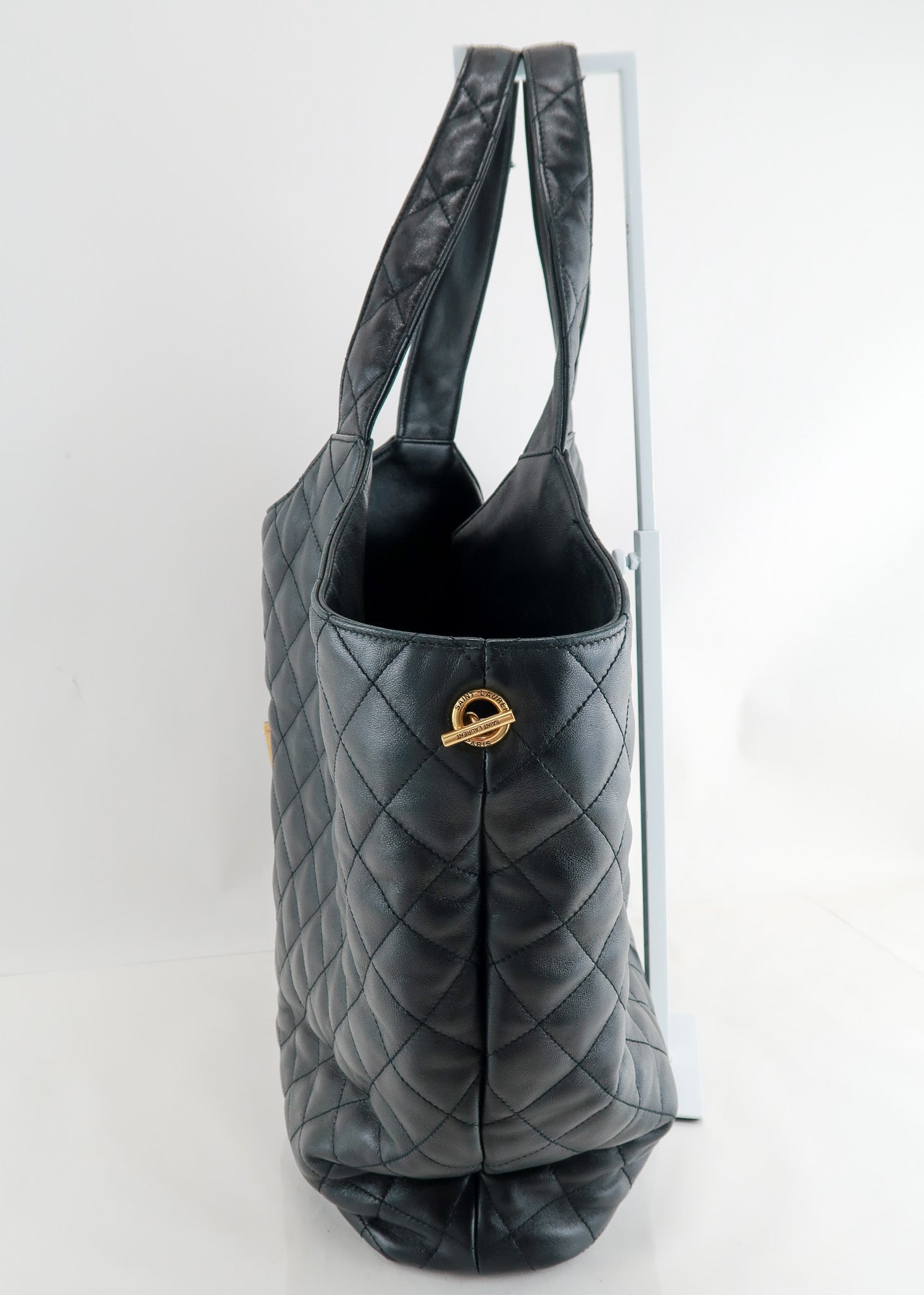 Saint Laurent Icare Maxi Shopping Tote Bag in Black Quilted Lambskin  Leather ref.936044 - Joli Closet