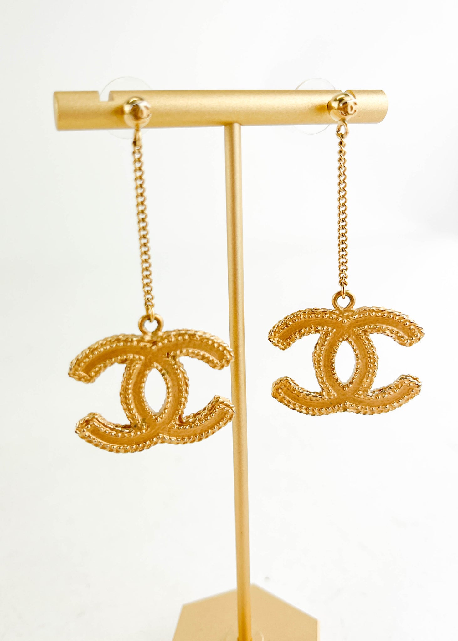 Chanel COCO Drop Earrings Gold – DAC