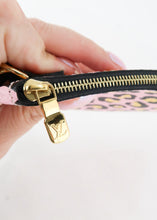 Load image into Gallery viewer, Louis Vuitton Monogram Giant Wild At Heart Neverfull Pochette Pink