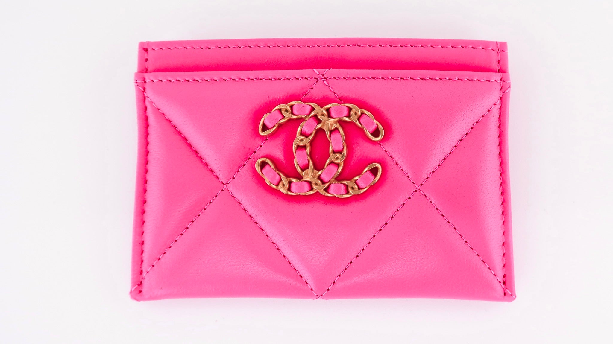Shop CHANEL 2023 SS AP3229 B10228 NM370 CARD HOLDER WITH CHAIN Pink (AP3229  B10228 NM370) by 紬tumugi
