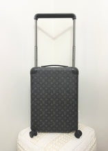 Load image into Gallery viewer, Louis Vuitton Monogram Graphite Horizon 55