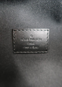Shop Louis Vuitton Louis Vuitton DISCOVERY BUMBAG PM by Bellaris